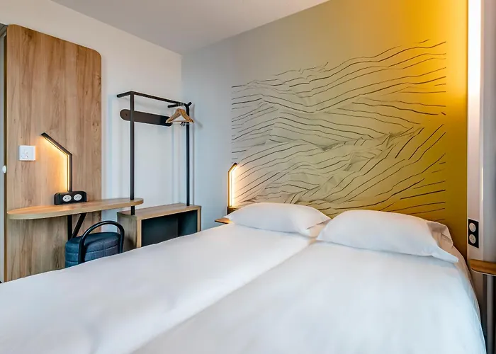 B&B Hotel Landerneau Bois Noir